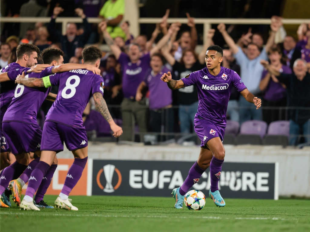 乌兹别克斯 乌兹别克斯